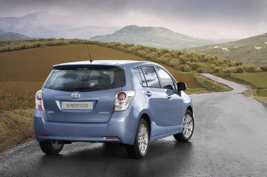  Toyota Verso 2009 года  (фото 11 из 65)